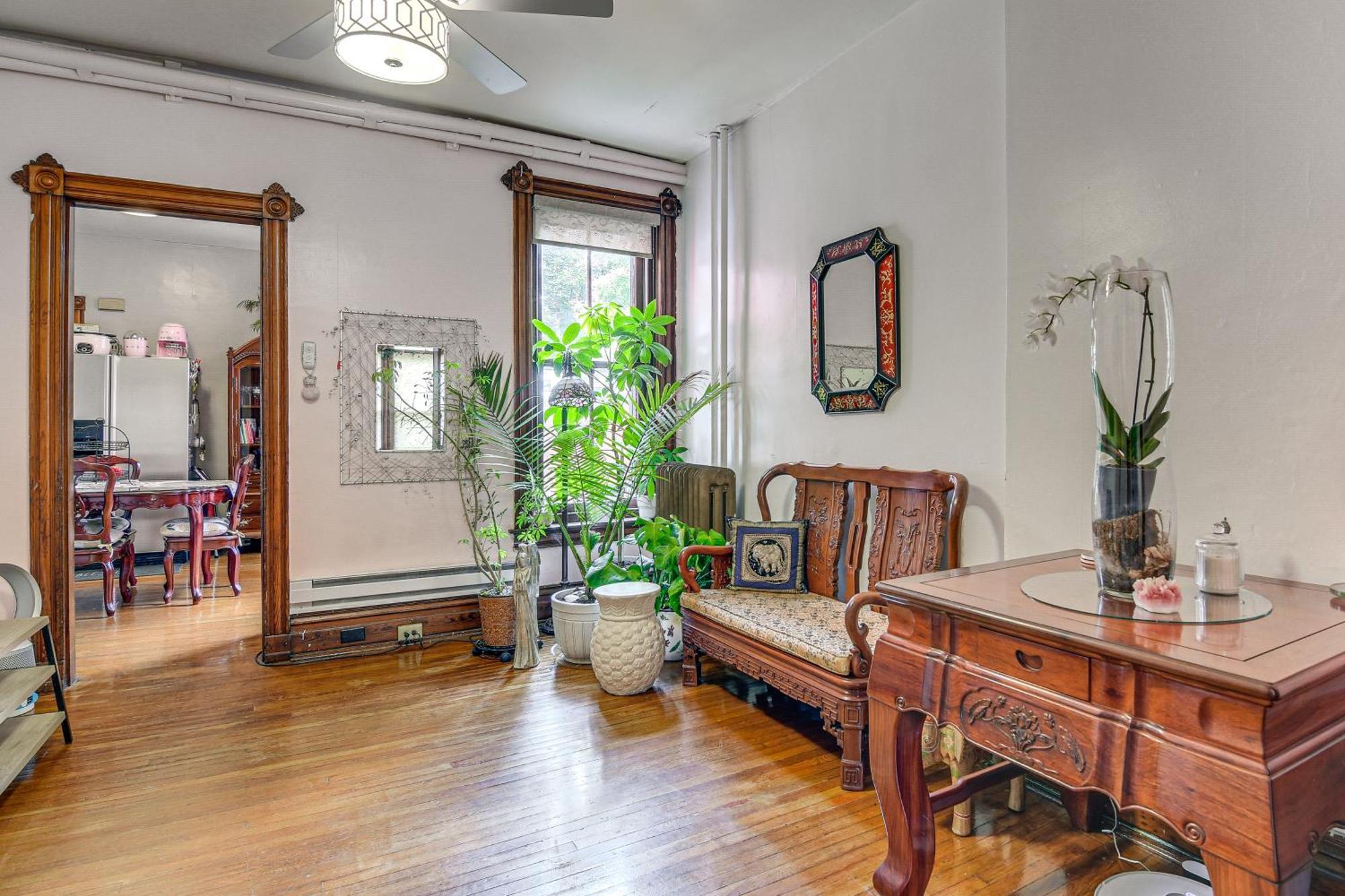 Pet-friendly Near Hamilton District!