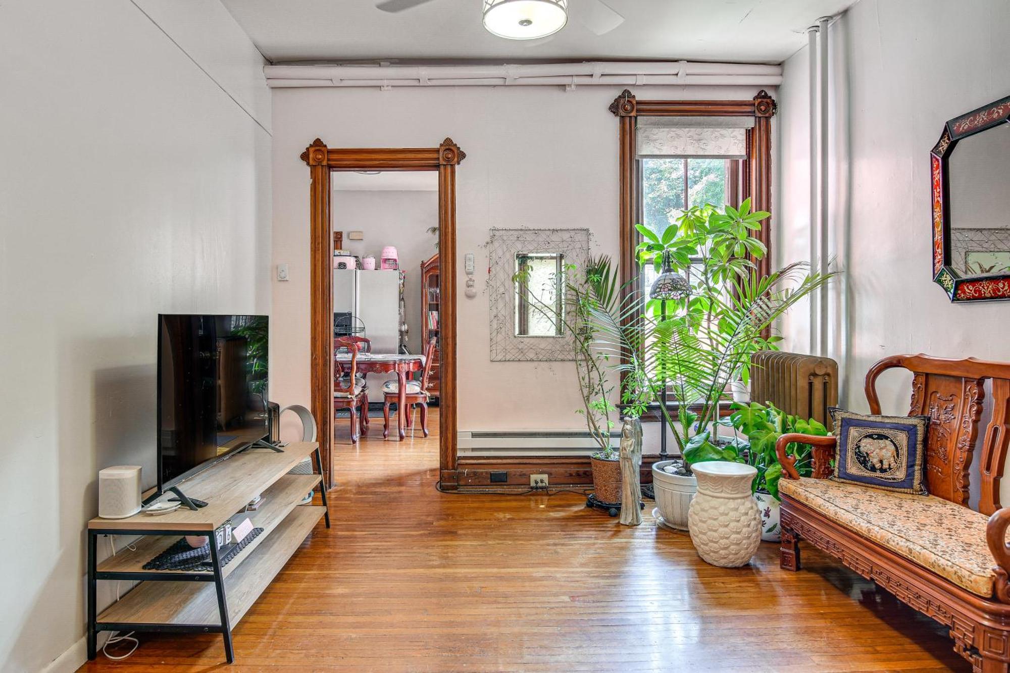 Apartment Pet-friendly Near Hamilton District! *